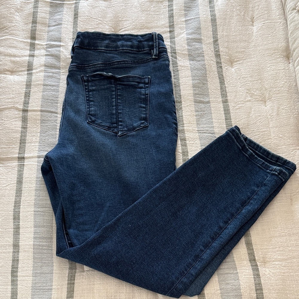 Good American cigarette leg jeans